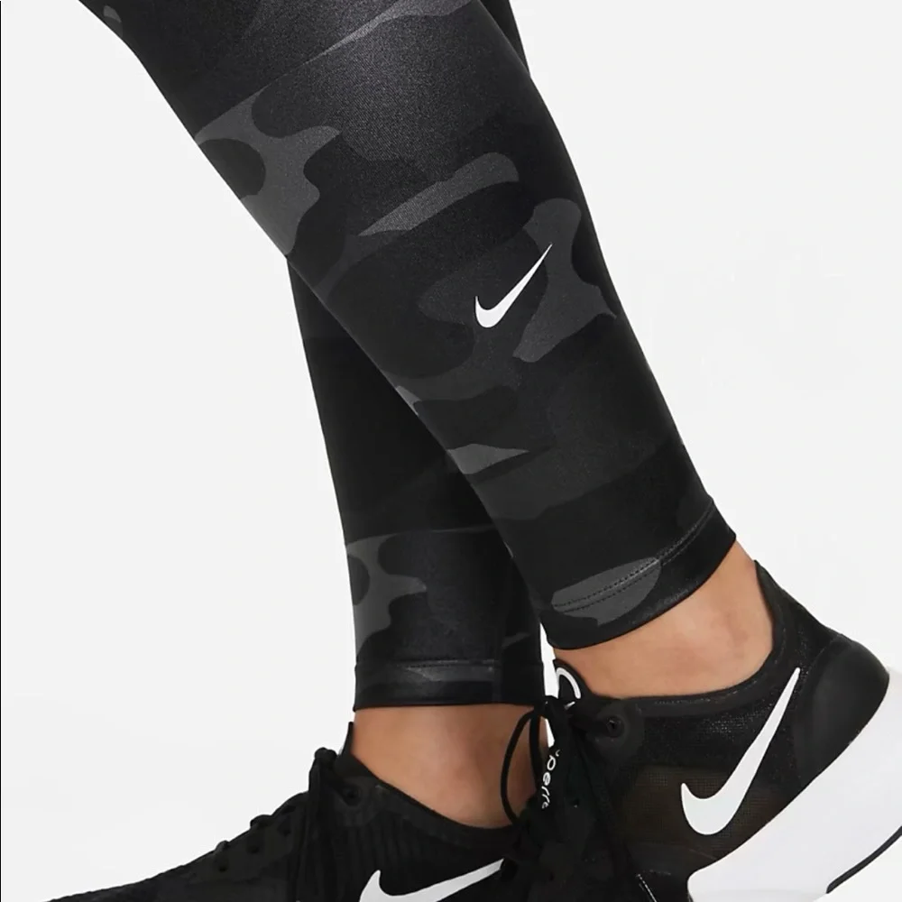 NWT Nike Leggings Shiny Camouflage Medium Camo New High Waisted Dri-Fit New M